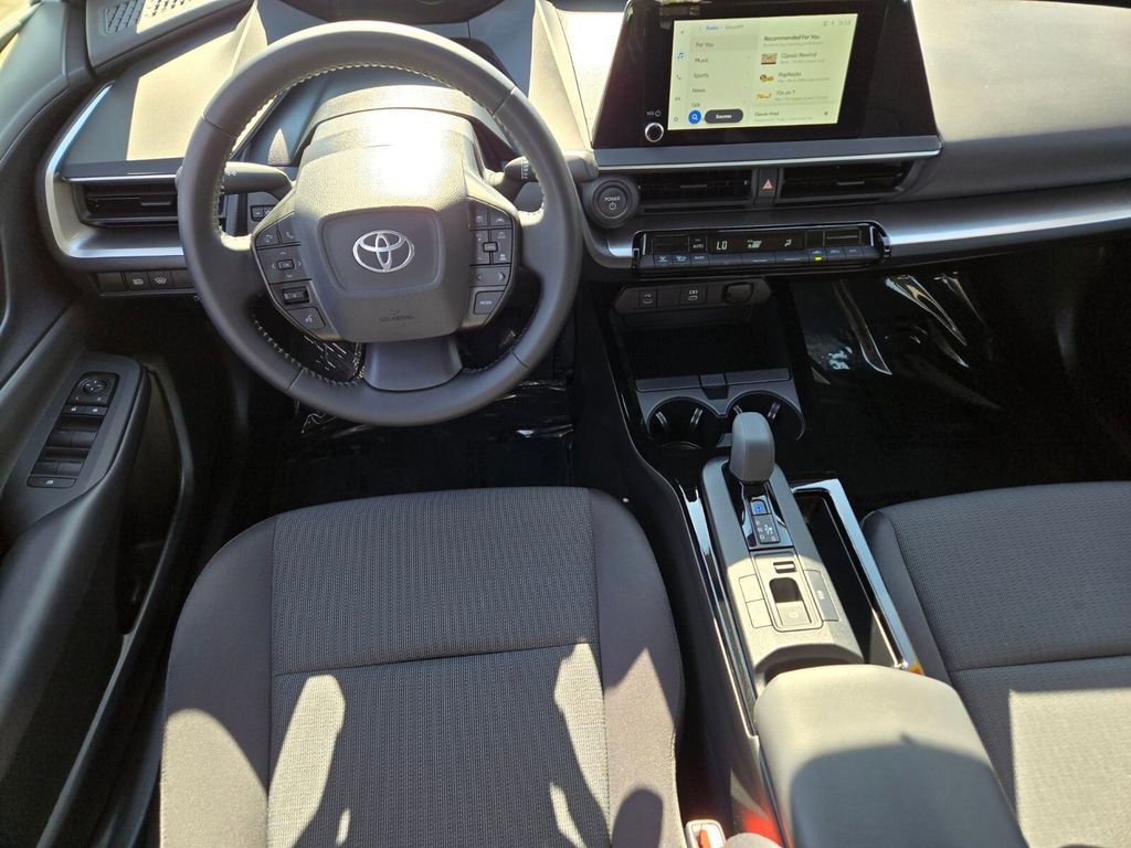 2024 Toyota Prius LE photo 12