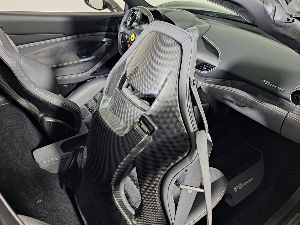 Certified Used 2022 Canna di Fucile Ferrari Base image 8