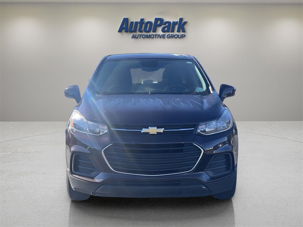 2020 Chevrolet Trax LS photo 2