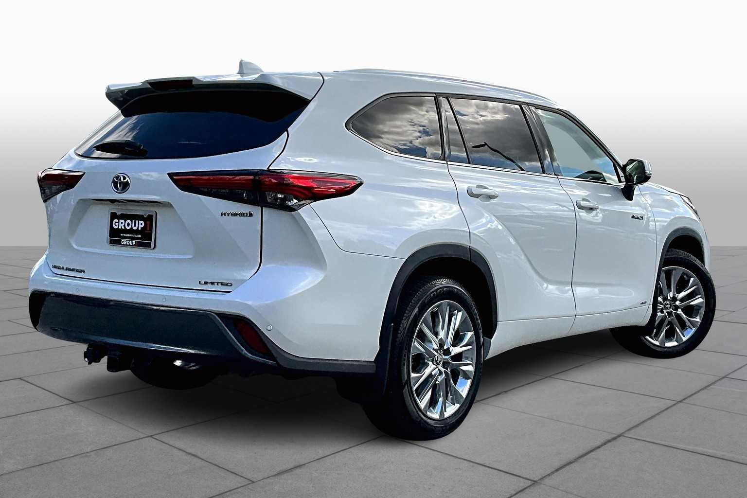 2021 Toyota Highlander Hybrid Limited photo 11