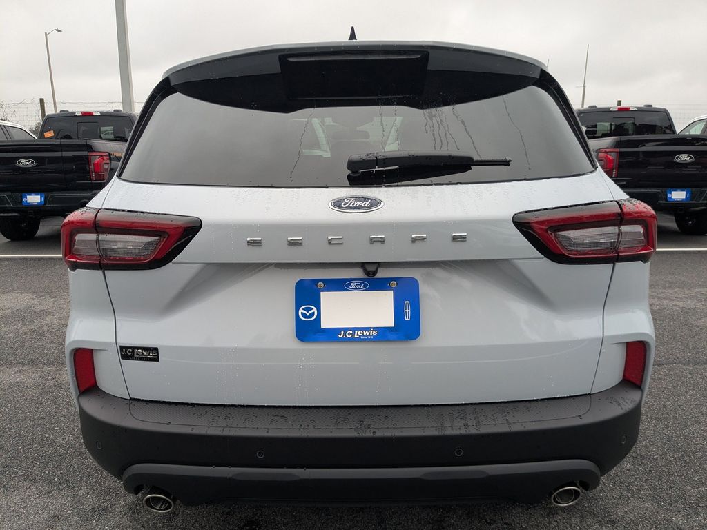 2026 Ford Escape ST-Line photo 4