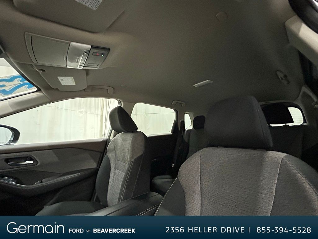 2023 Nissan Rogue SV photo 15