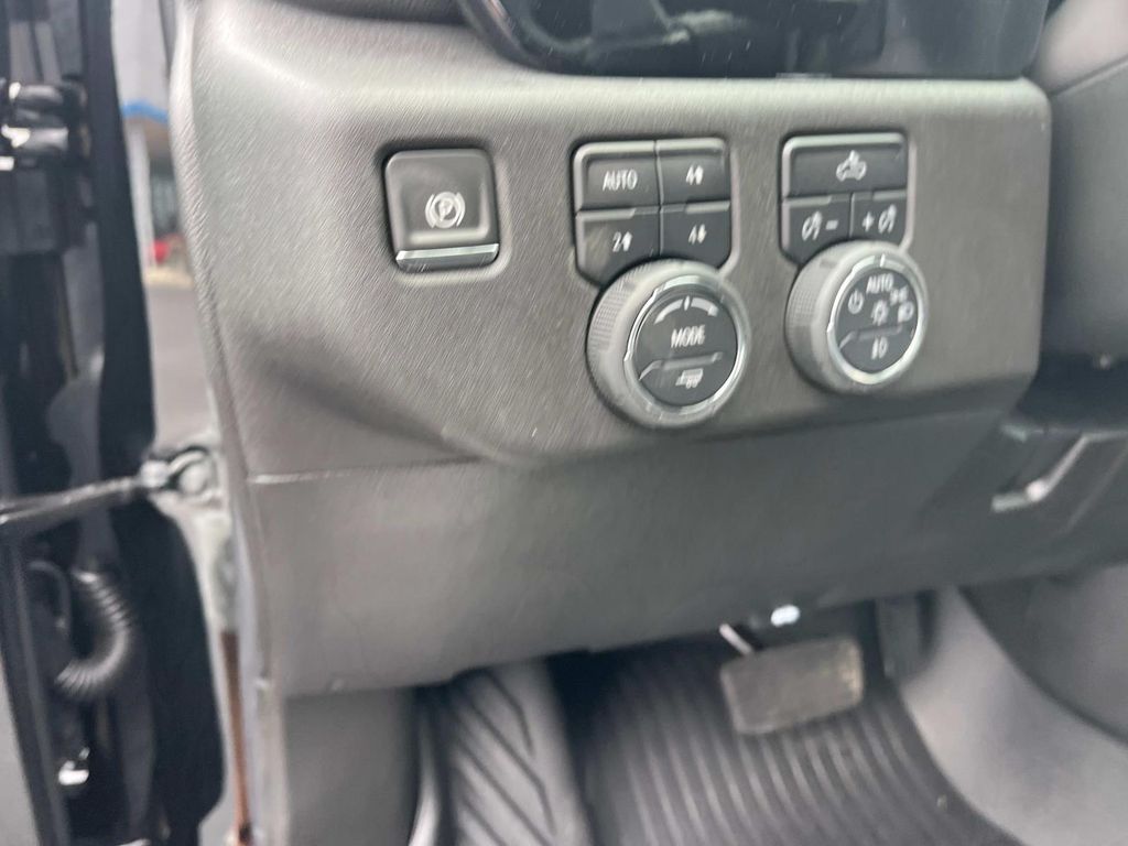 2026 Chevrolet Silverado 1500 RST photo 15