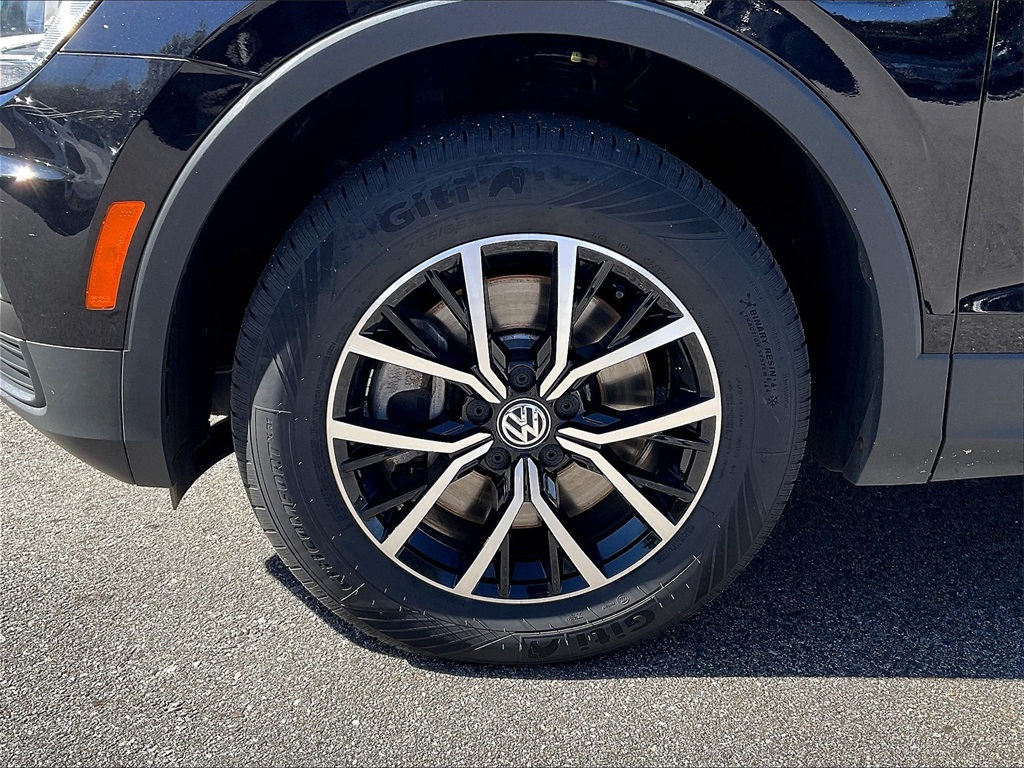 2021 Volkswagen Tiguan SE photo 4