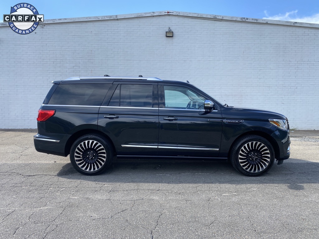 2021 Lincoln Navigator Black Label's photo