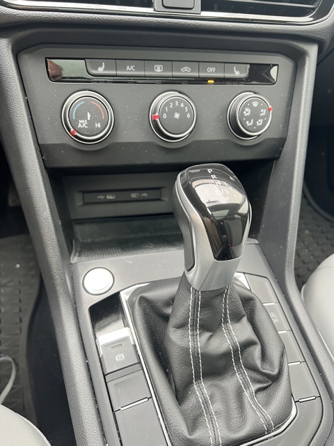2022 Volkswagen Taos SE photo 22