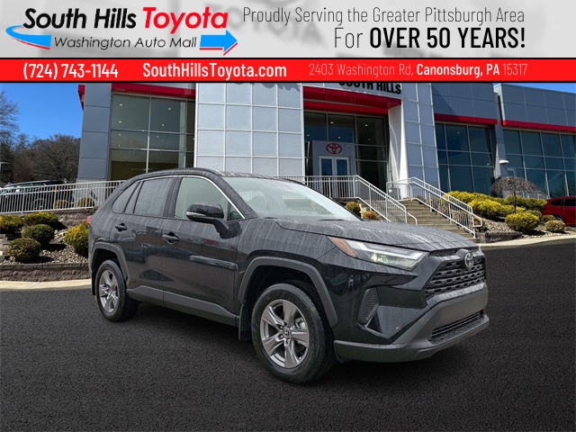 2025 Toyota RAV4 XLE's photo