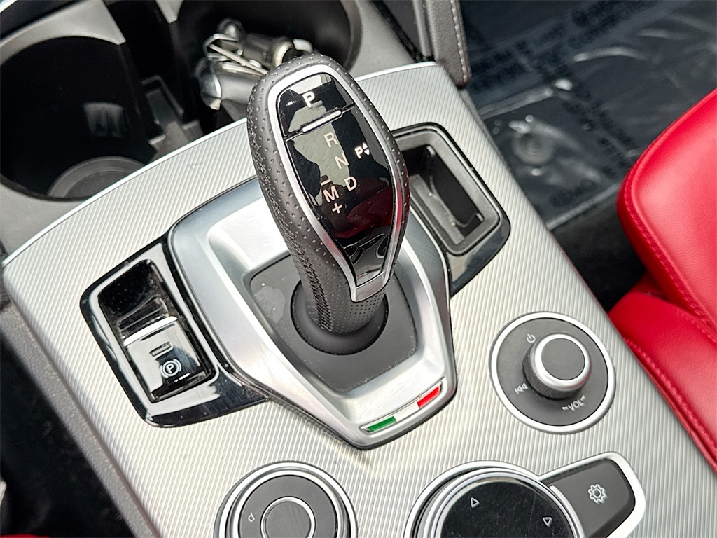 2022 Alfa Romeo Stelvio Ti Sport photo 19
