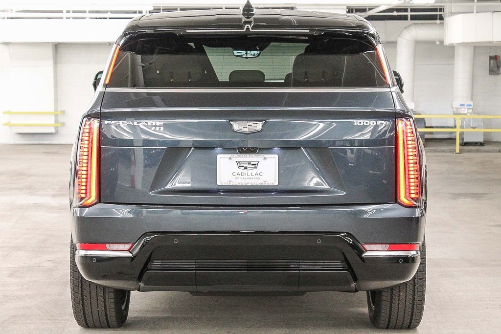 2026 Cadillac Escalade IQ Luxury photo 2