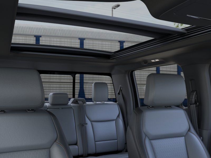 2025 Ford F-150 Lightning Lariat photo 21