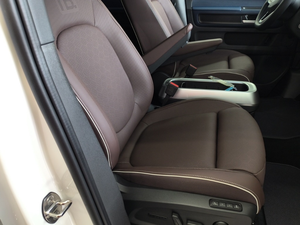 2025 Volkswagen ID. Buzz Pro S photo 11