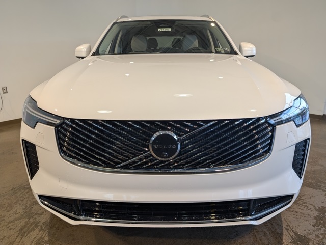 2026 Volvo XC90 photo 2