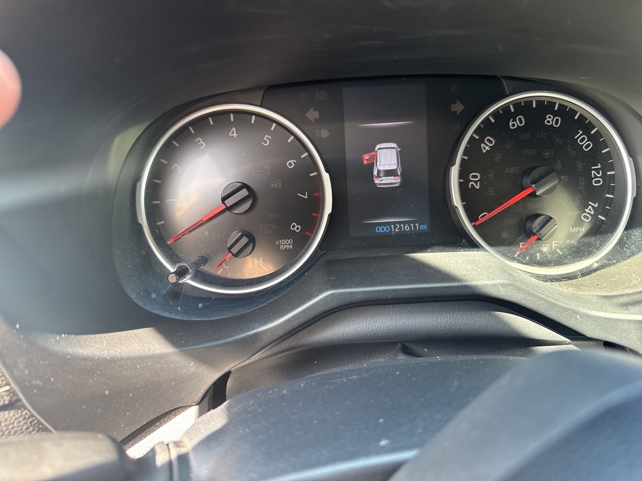 2019 Toyota RAV4 LE photo 4