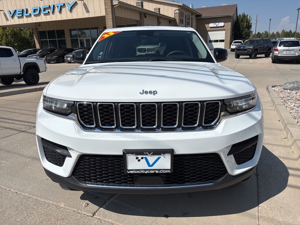 2023 Jeep Grand Cherokee Laredo photo 2