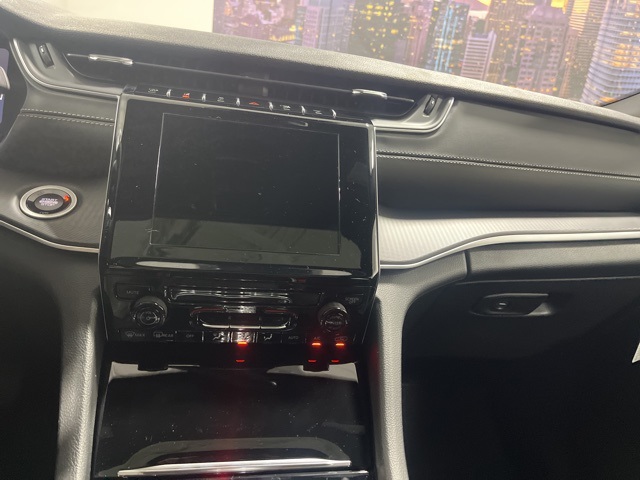 2025 Jeep Grand Cherokee Laredo photo 14