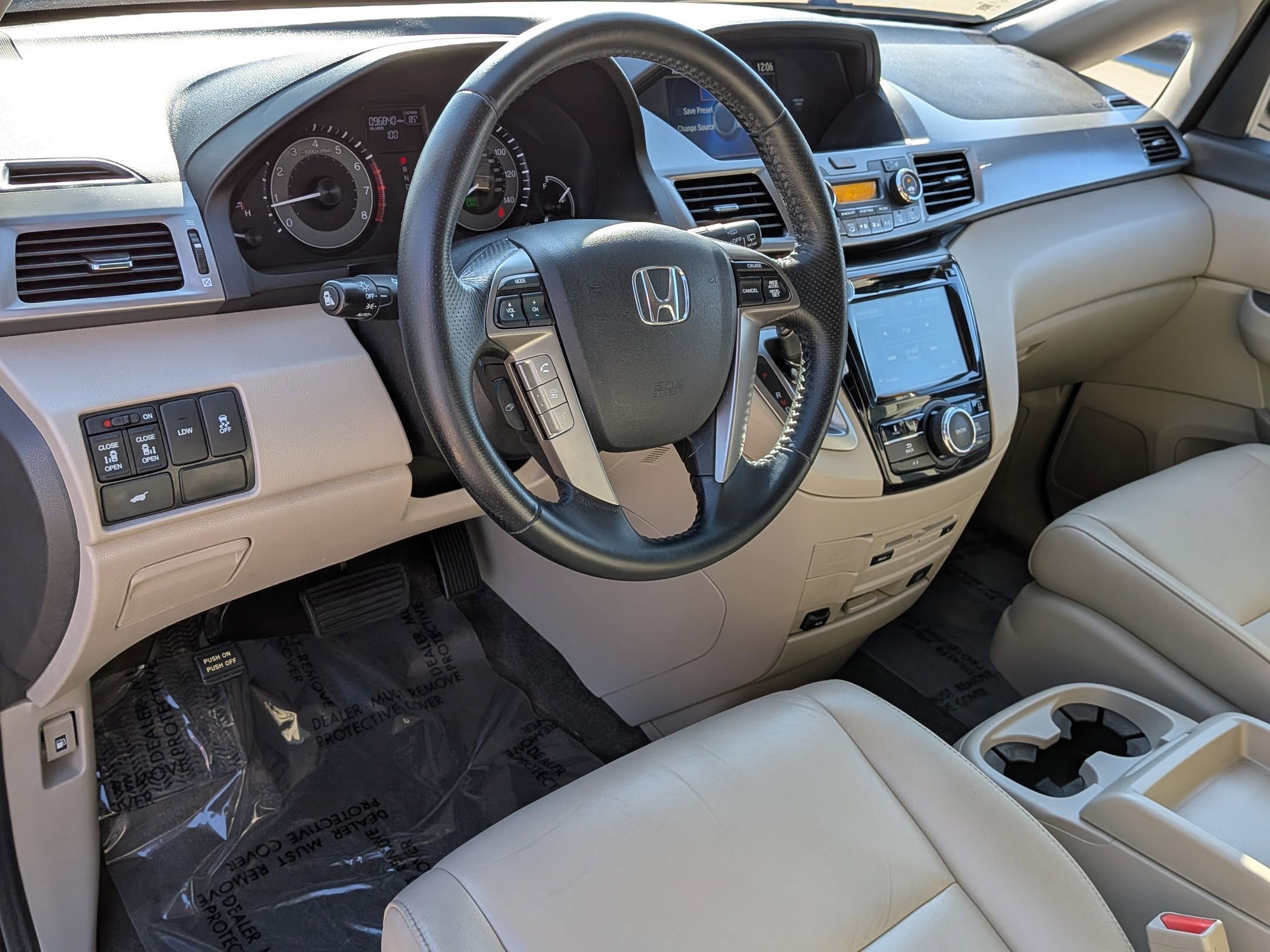 2016 Honda Odyssey EX-L photo 10