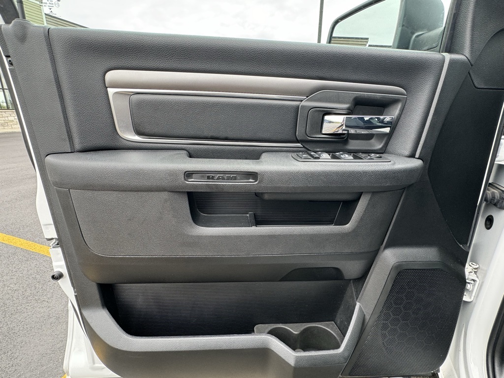 2021 Ram 1500 Classic Warlock photo 25
