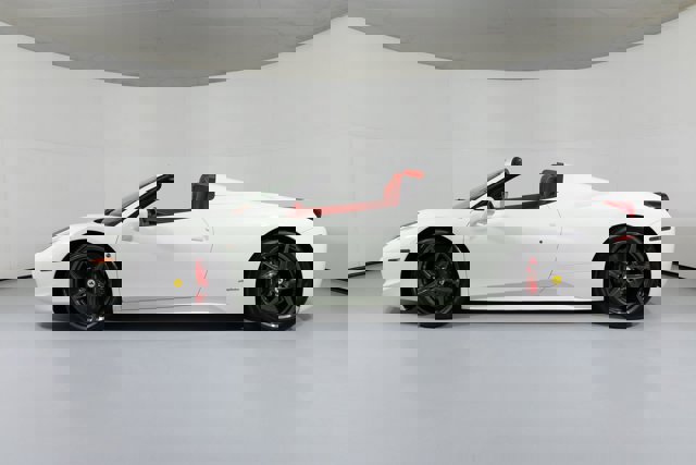 2013 Ferrari 458 Italia Spider photo 3