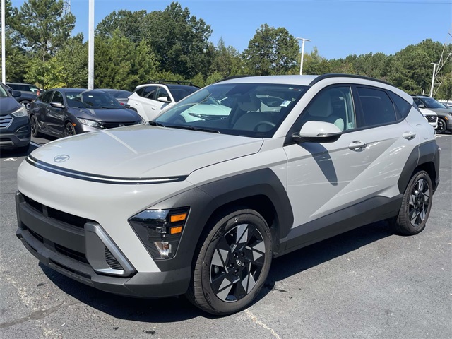 2025 Hyundai Kona SEL photo 3