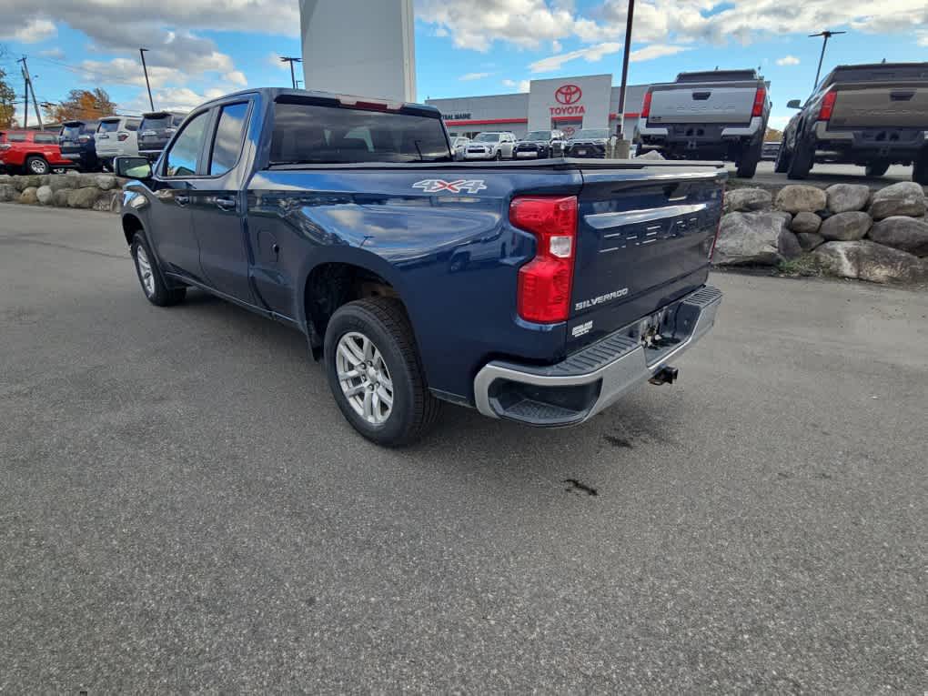2022 Chevrolet Silverado 1500 LT photo 3