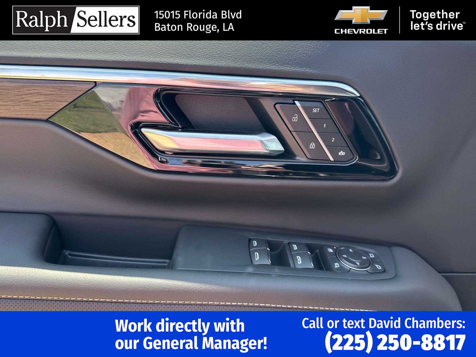 2025 Chevrolet Suburban Premier photo 13