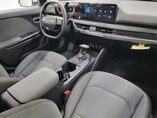 2025 Kia K4 LXS photo 31