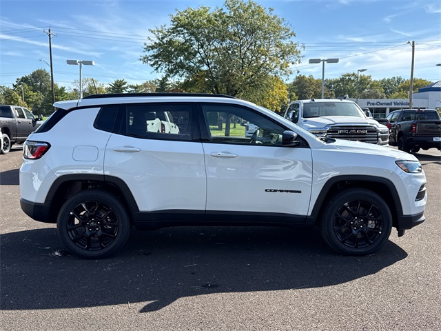 2026 Jeep Compass Latitude photo 4