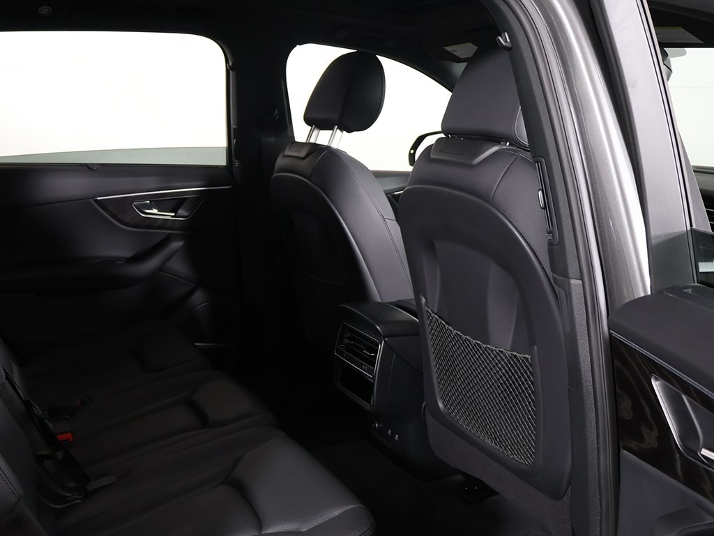 2022 Audi Q7 45 Premium Plus photo 32