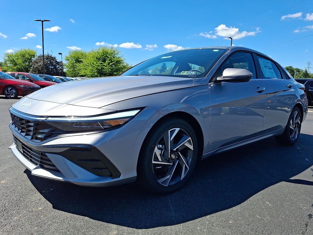 2025 Hyundai Elantra Limited photo 2