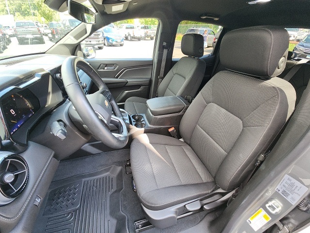 2023 Chevrolet Colorado LT photo 17