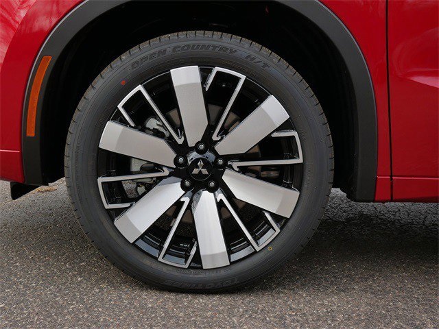 2025 Mitsubishi Outlander SEL GT photo 2