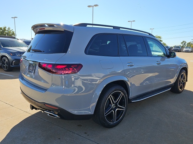 2026 Mercedes Benz GLS 450 4MATIC photo 3