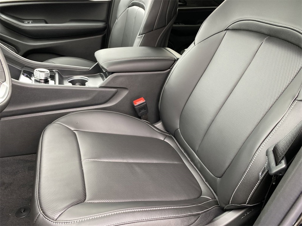2025 Jeep Grand Cherokee Limited photo 28