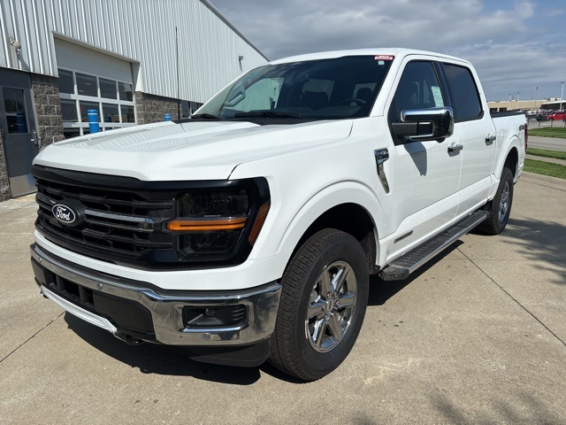 2025 Ford F-150 XLT photo 3