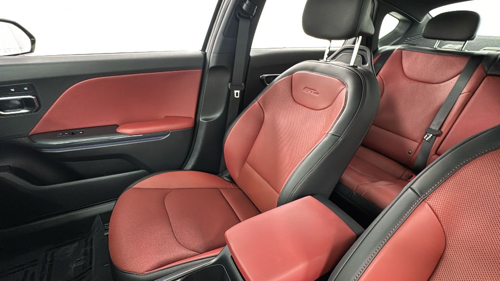 2025 Kia K4 GT-Line Turbo photo 13