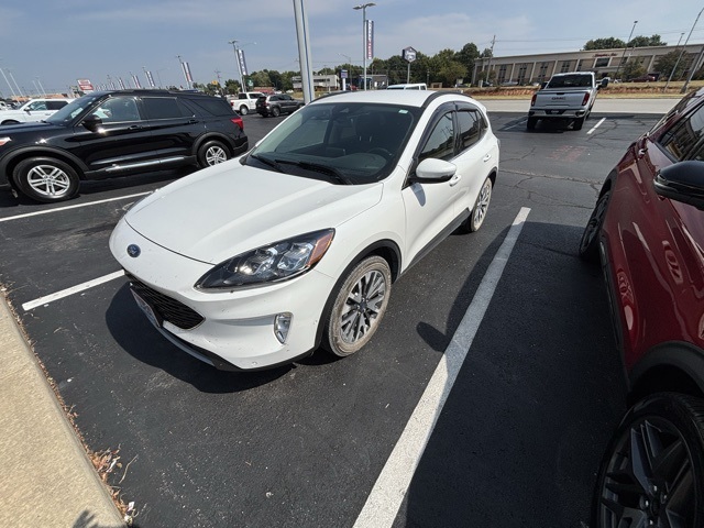 2020 Ford Escape Titanium Hybrid photo 4