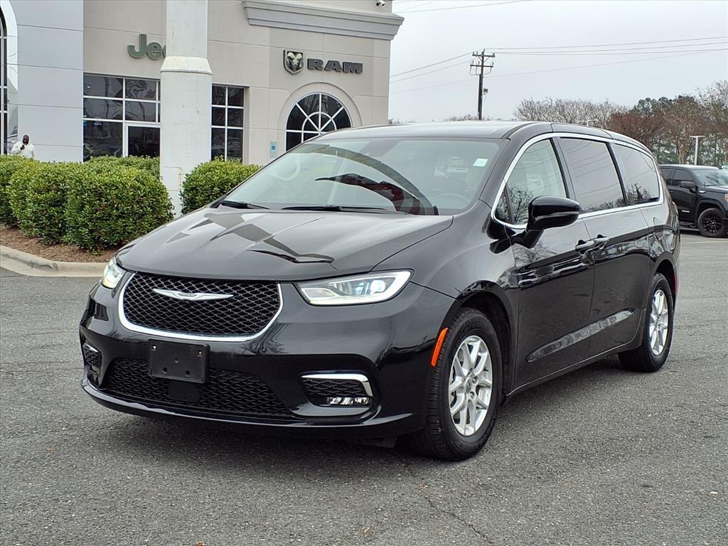 2024 Chrysler Pacifica Touring L's photo