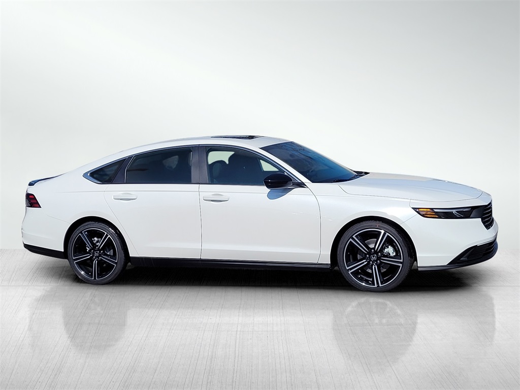 2025 Honda Accord Hybrid Sport photo 2
