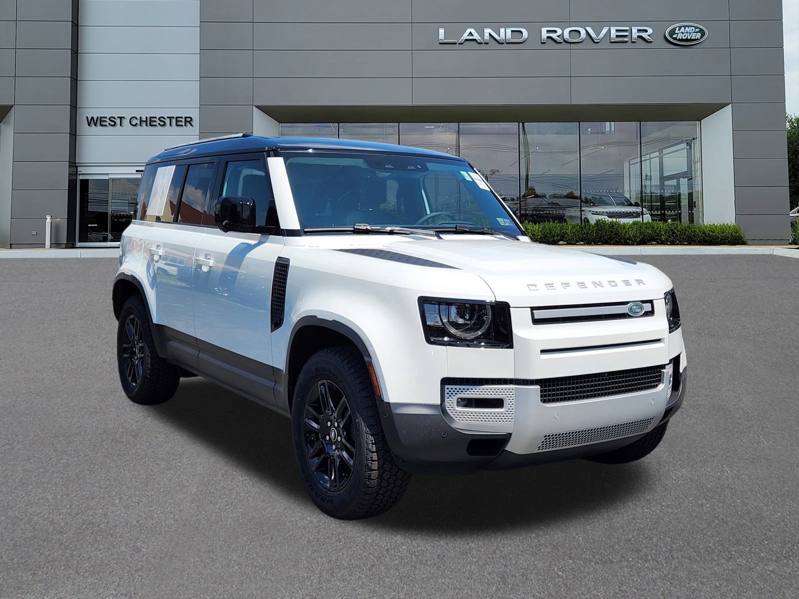 2025 Land Rover Defender 110 S photo 2