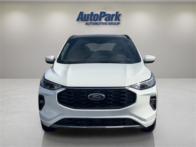2024 Ford Escape ST-Line Select photo 2