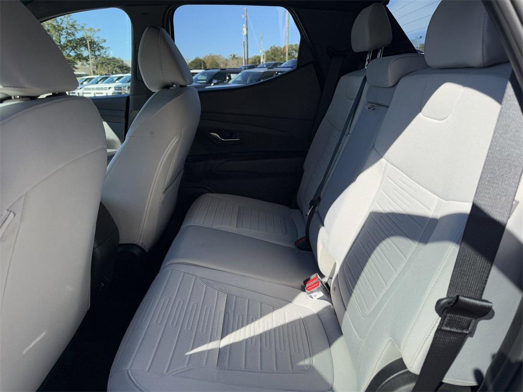 2025 Hyundai Santa Cruz SE photo 12