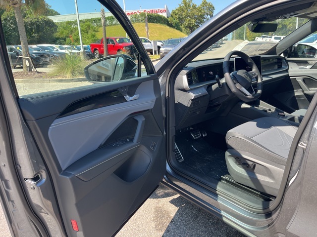 2025 Volkswagen Tiguan SE R-Line Black photo 4