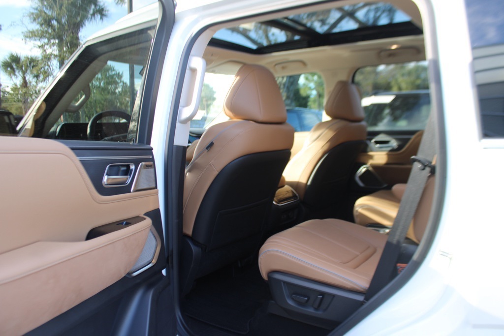 2025 Infiniti QX80 Sensory photo 24