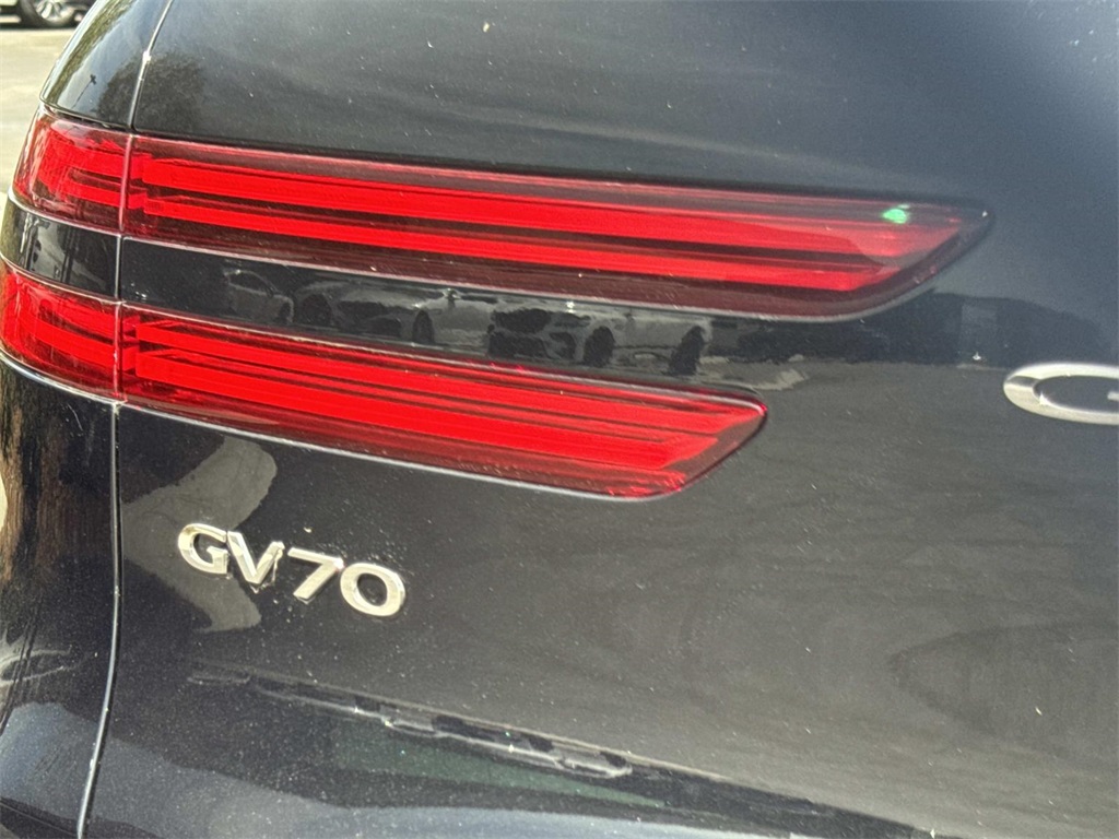 2026 Genesis Electrified GV70 Advanced photo 12