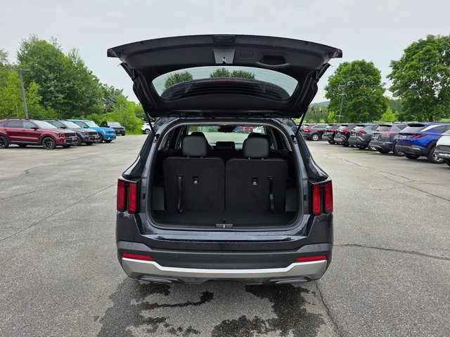 2025 Kia Sorento S photo 4
