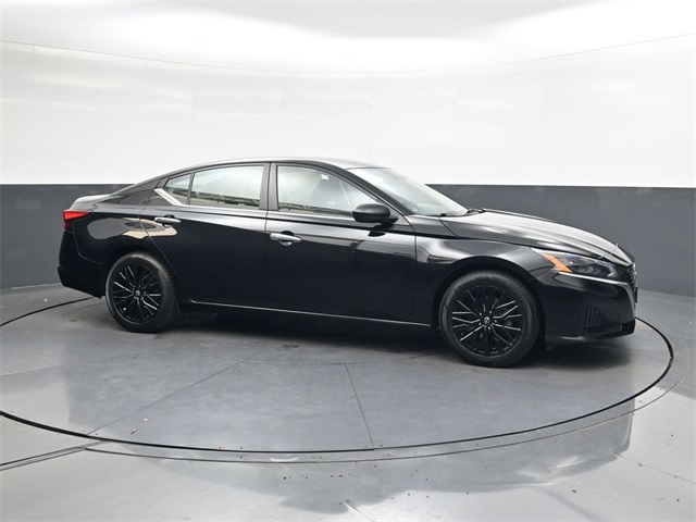 2024 Nissan Altima 2.5 SV photo 3