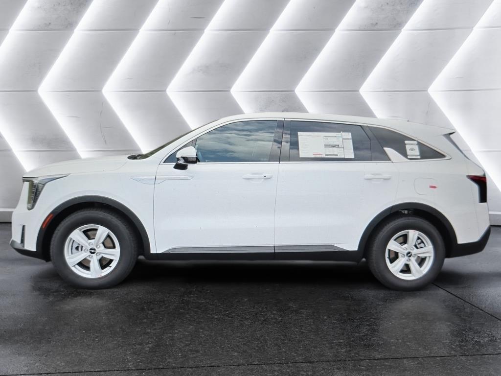 2025 Kia Sorento LX photo 2