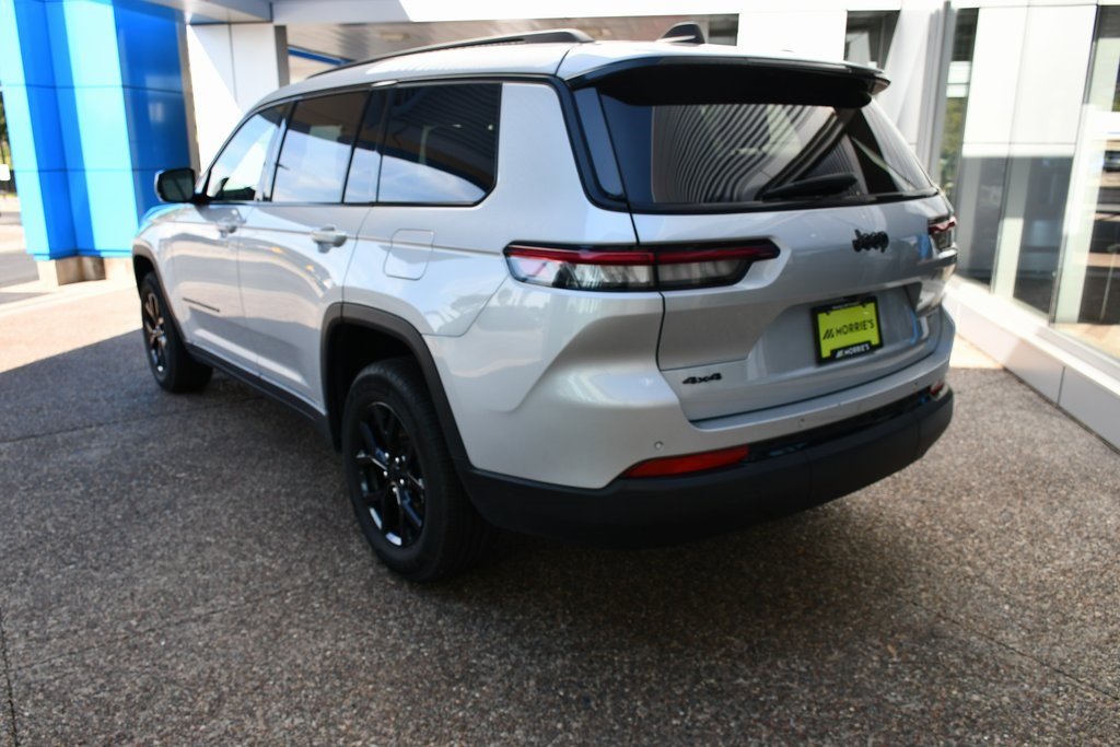 2024 Jeep Grand Cherokee Altitude photo 4