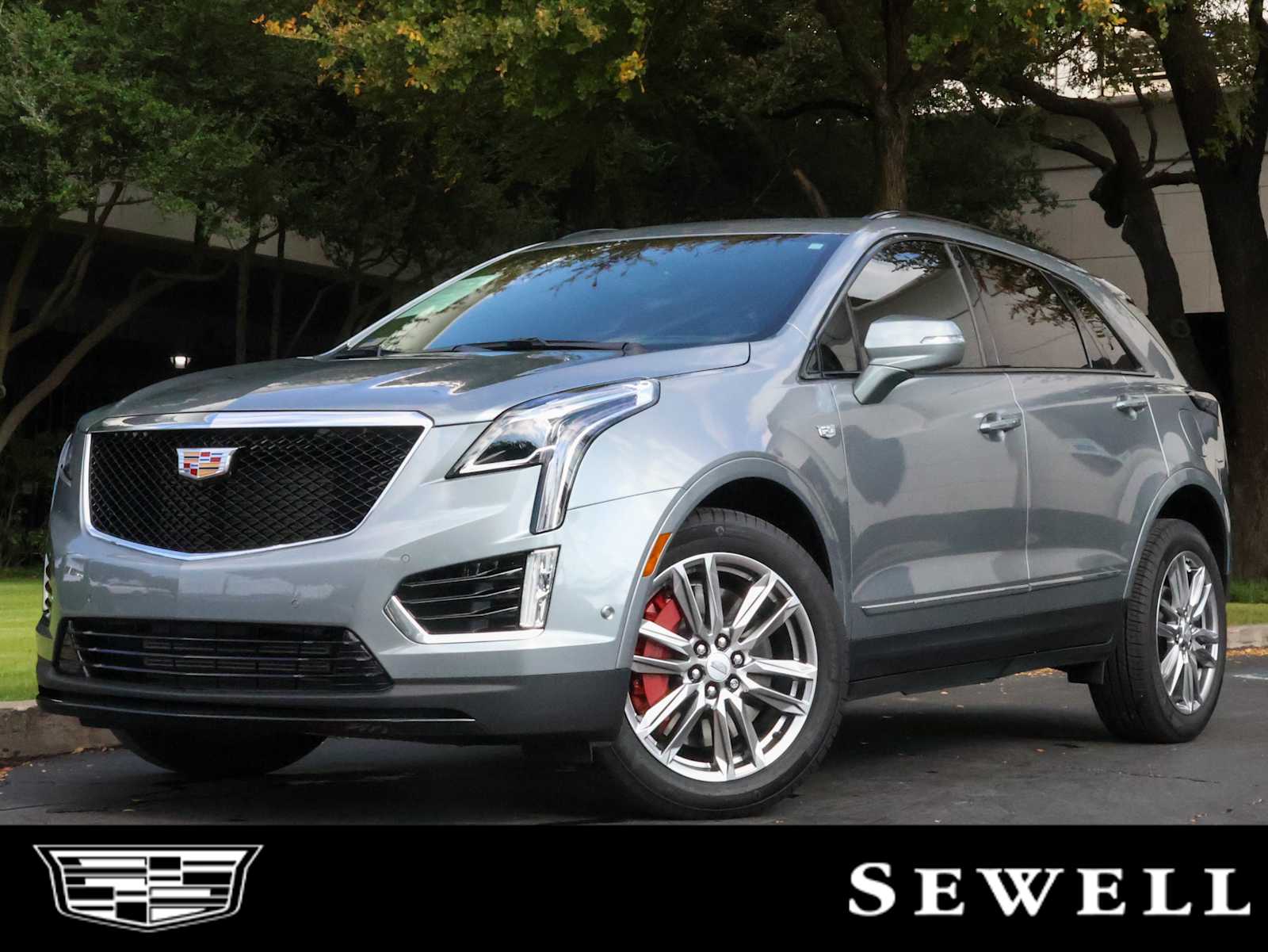 2025 Cadillac XT5 Sport's photo