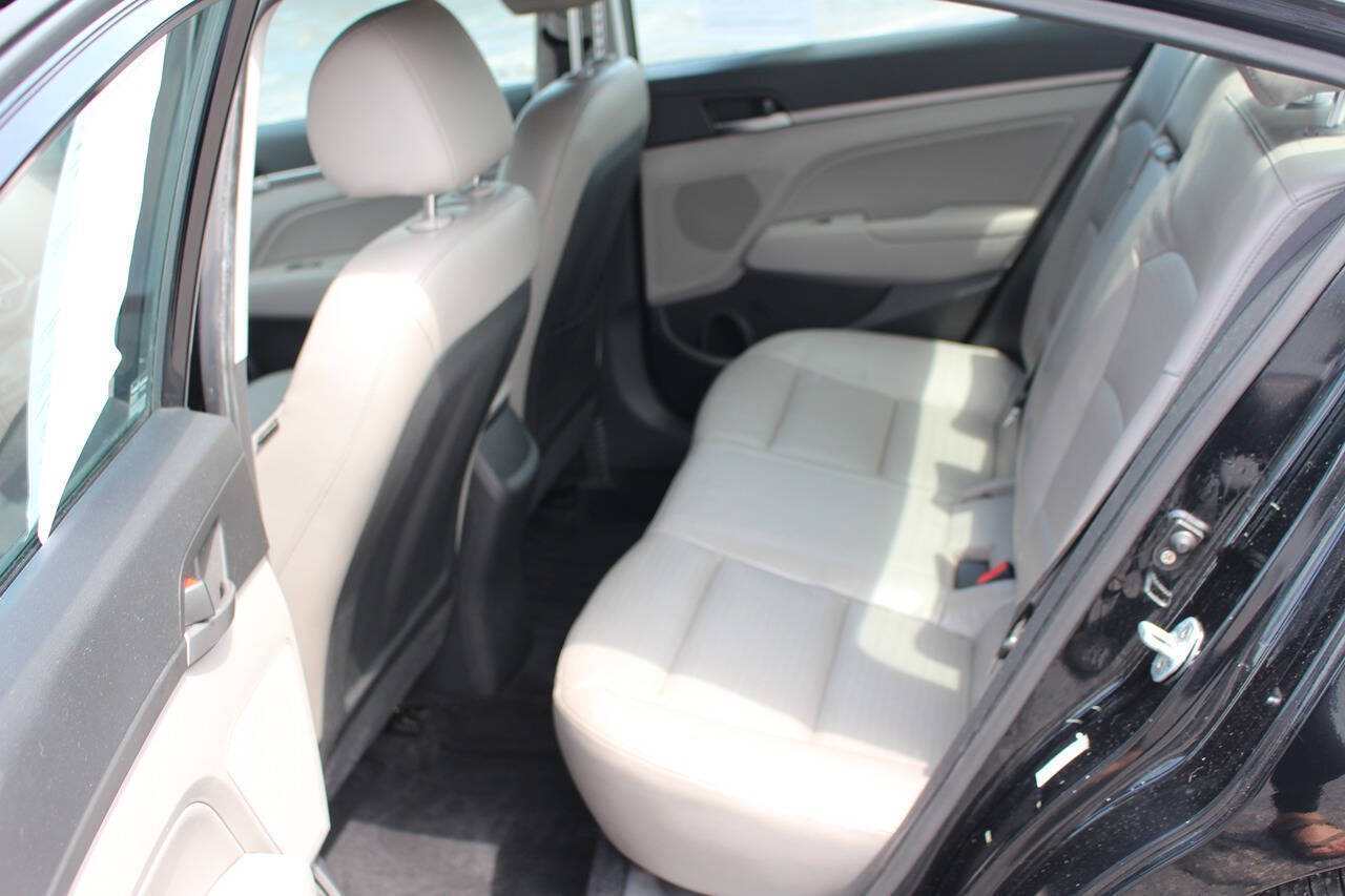 2017 Hyundai Elantra SE Tech Limited photo 8